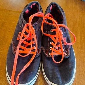 Women’s size 7 vans